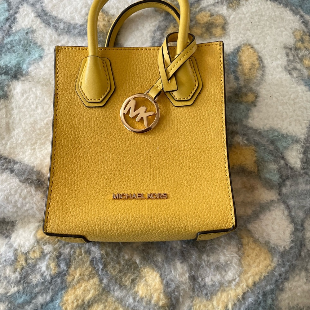 Michael Kors Mercer Extra-Small pebbled leather cross-body bag in Sunshine